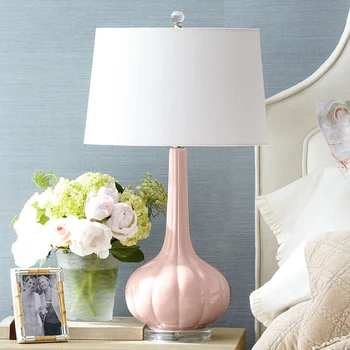 Американская настольная лампа, минималистичная современная розовая прикроватная лампа для спальни, творческая личность, тепло, романтика, гостиная с дистанционным управлением