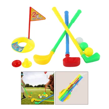 Набор для детского клуба, 3 разноцветных клюшки, 3 мяча (цвет выбирается случайным образом, рисунок флажка для случайного выбора)